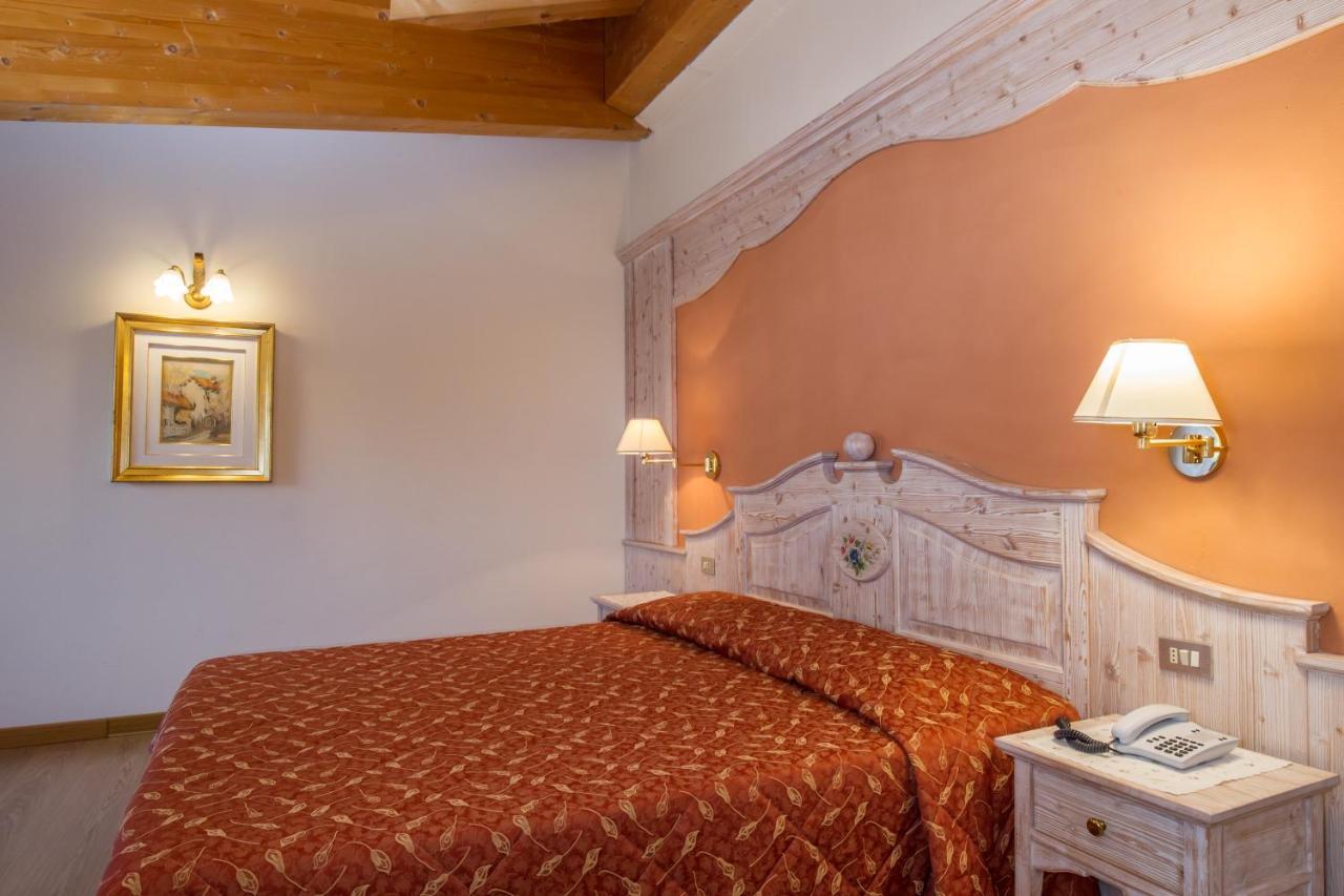 Hotel Al Prato Fiera Di Primiero Exterior foto